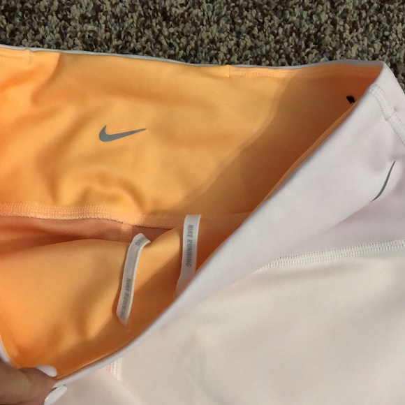 Nike Womens M reversible running leggings- super buttery material! - Picture 2 of 5